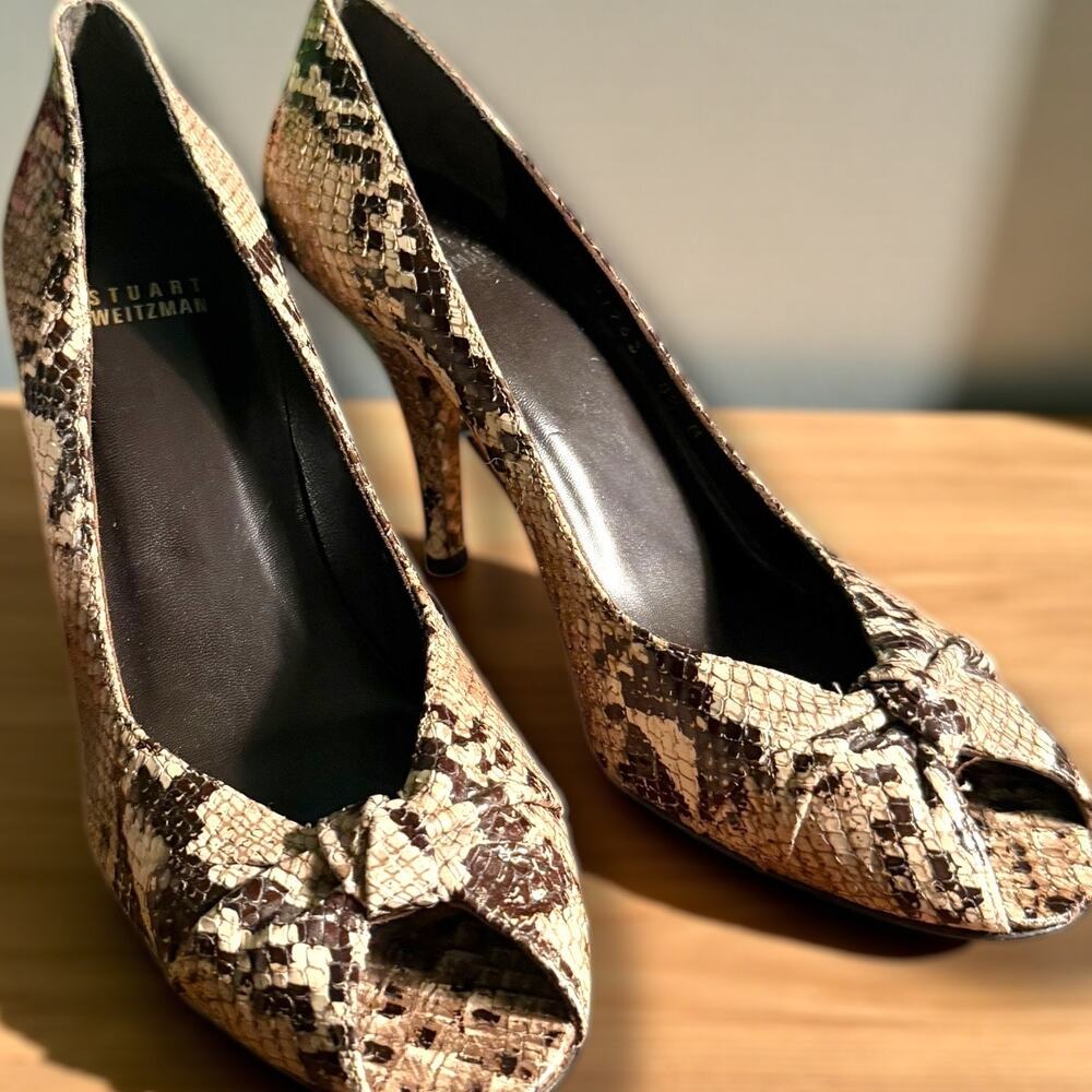 NWOT Gorgeous STUART WEITZMAN Snakeskin Leather High Heel Leather Pumps